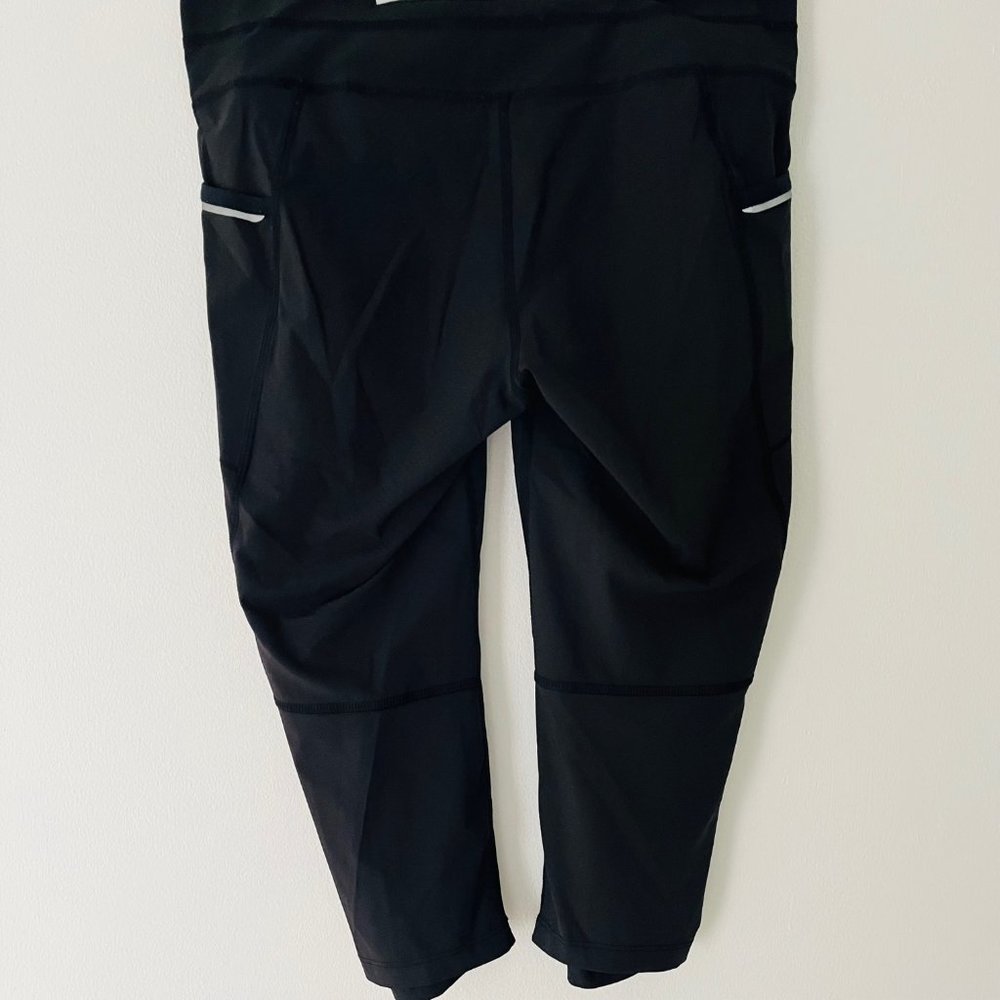 Athleta Capris Workout Gear - Picture 12 of 12